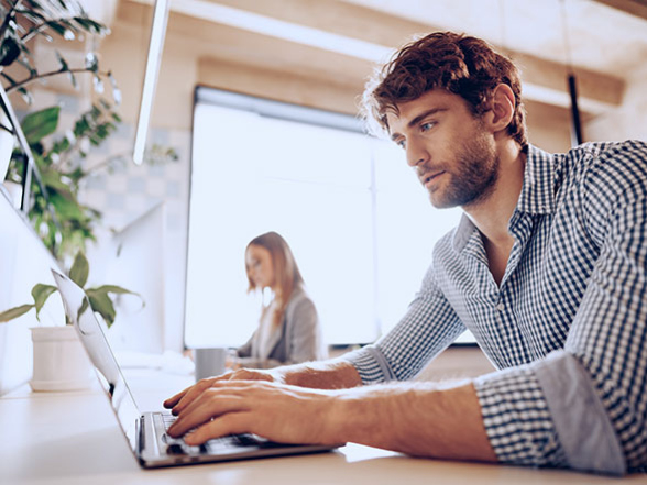 Wie behält man seine Gesundheit im Auge, wenn man bei der Arbeit vor dem Computer sitzt?